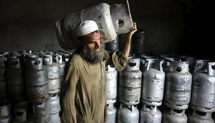 Govt reduces LPG prices ahead of New Year
