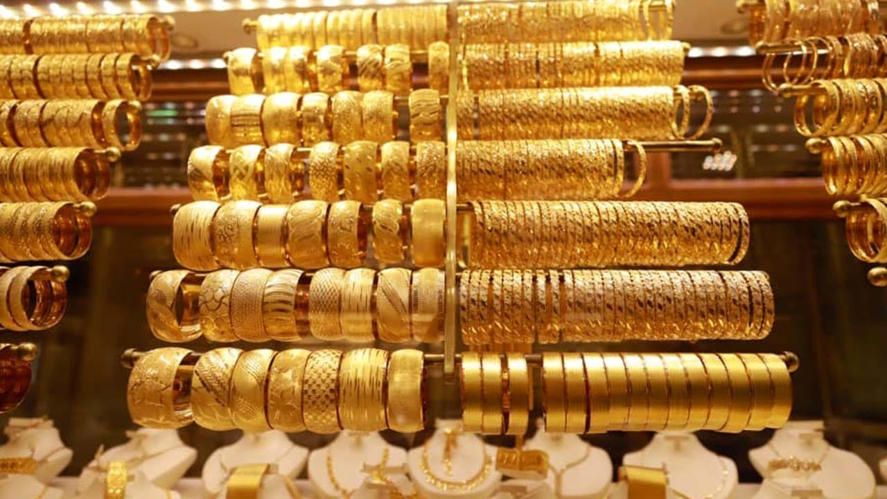 Gold continues upward trend in Pakistan