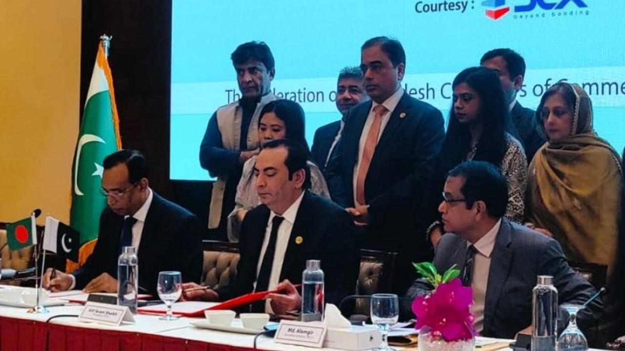 Pakistan, Bangladesh ink agreement to establish joint business council