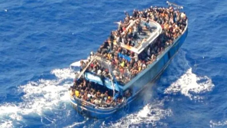 FIA dismisses 13 officials involved in Greece shipwreck