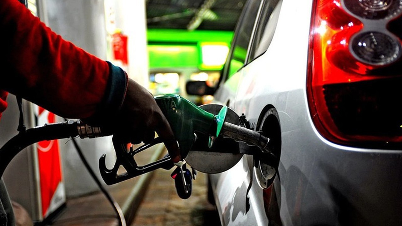 Petrol price likely to go up in Pakistan from Feb 1