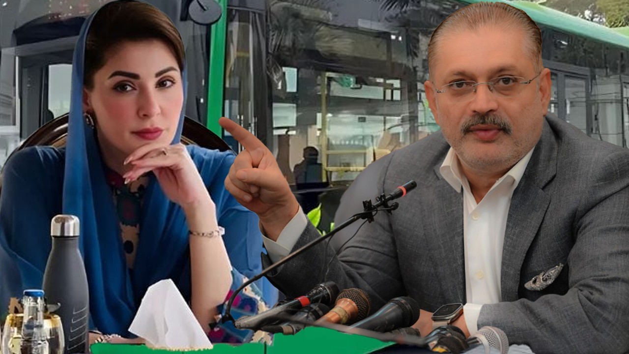 Sindh and Punjab govt officials clash over who launched 'electric buses' first