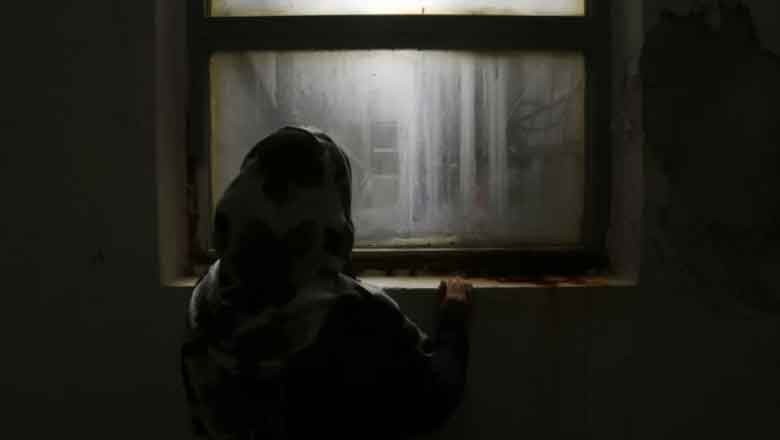 Pakistani asylum seeker wins £100,000 for being "treated like a criminal" due to visa overstay in Britain