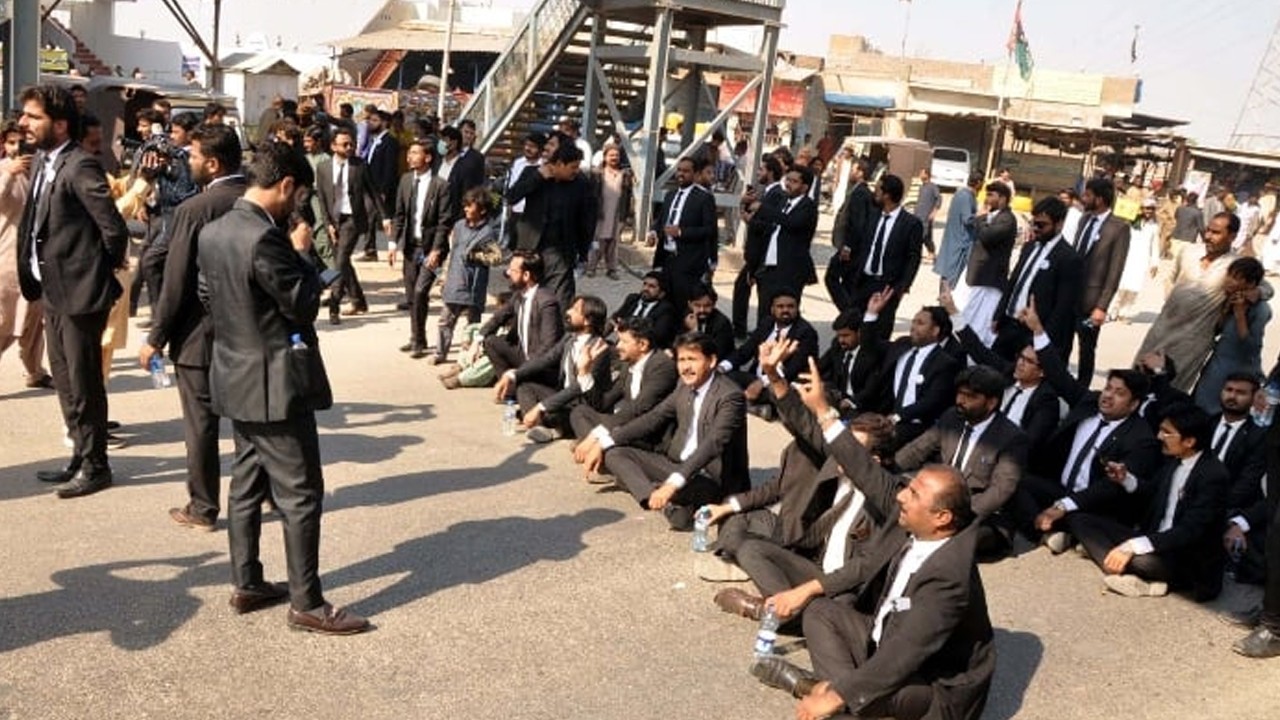 National Highway reopens after Hyderabad lawyers end protest