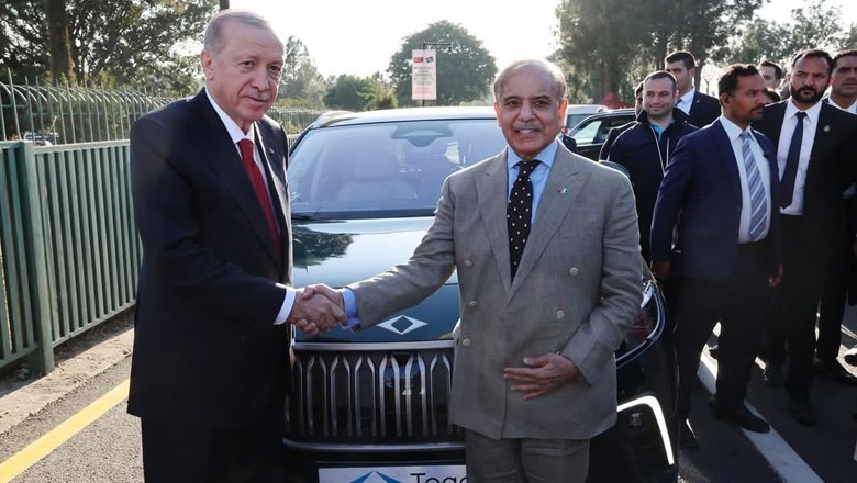 Turkish President Erdogan gifts locally made electric car to PM Shehbaz