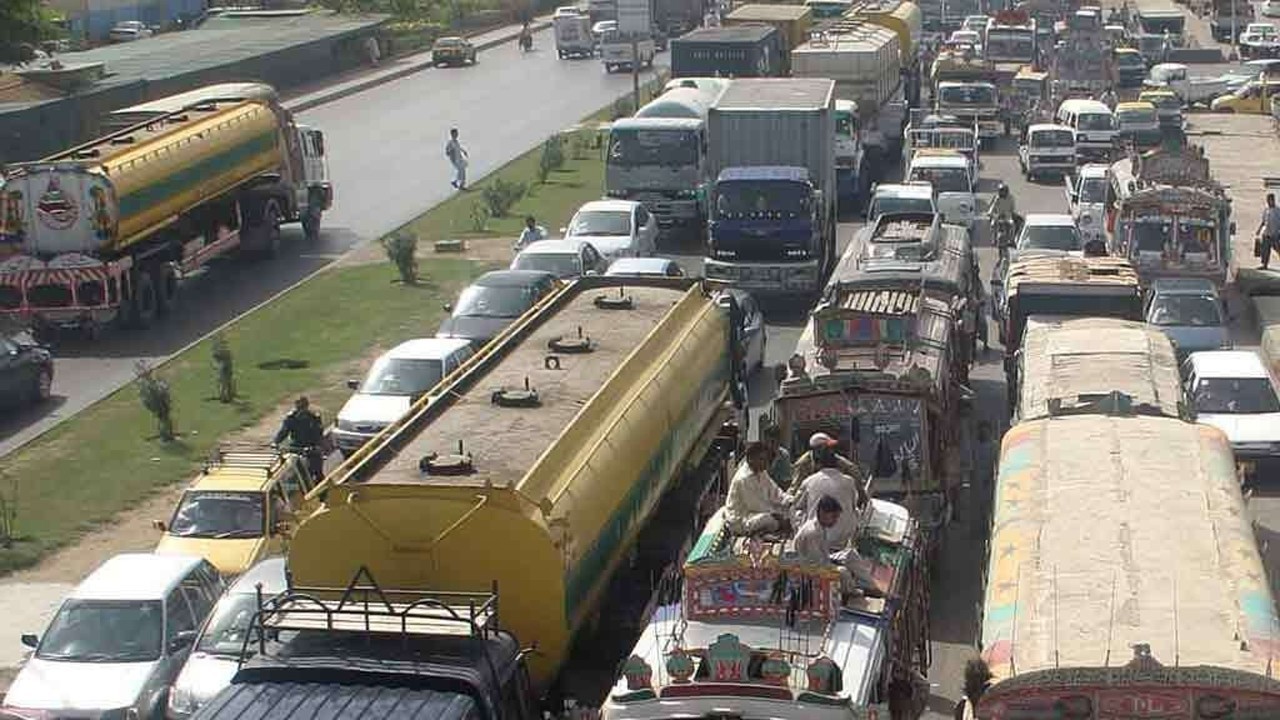 Section 144 enforced in Karachi to regulate heavy traffic