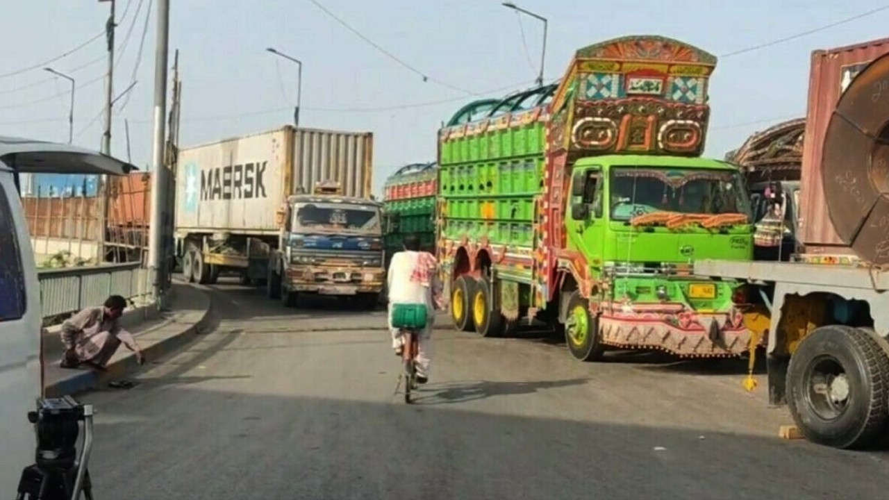 Sindh decides to establish MVI centers to inspect heavy vehicles