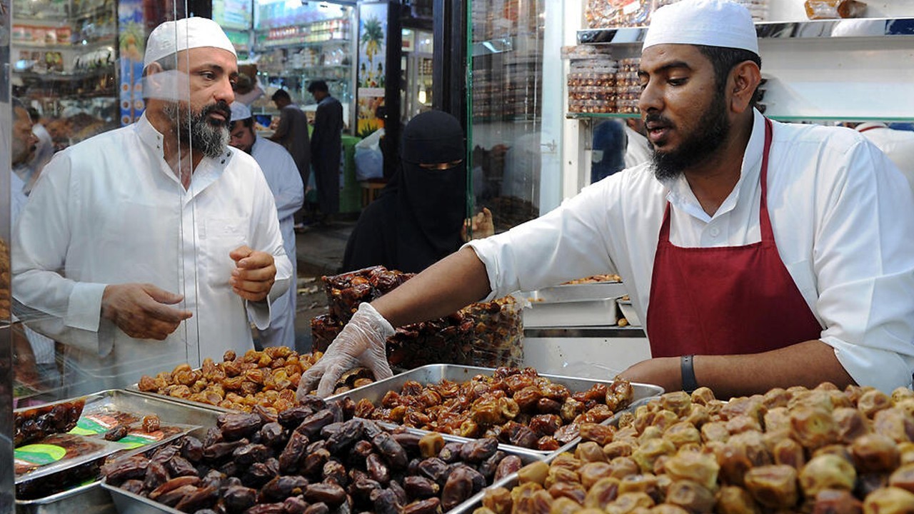 Muslims urged to avoid purchasing Israeli dates as Ramazan begins