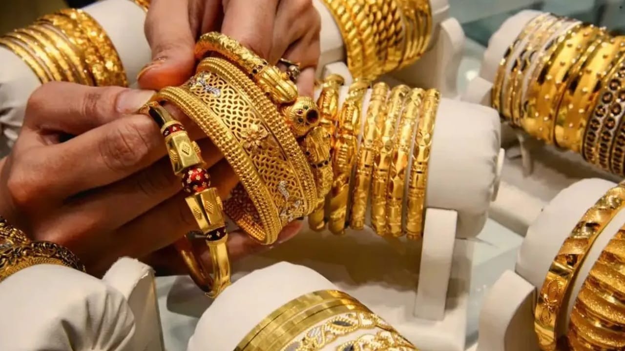 Gold price per tola jumps by Rs4,800 in Pakistan