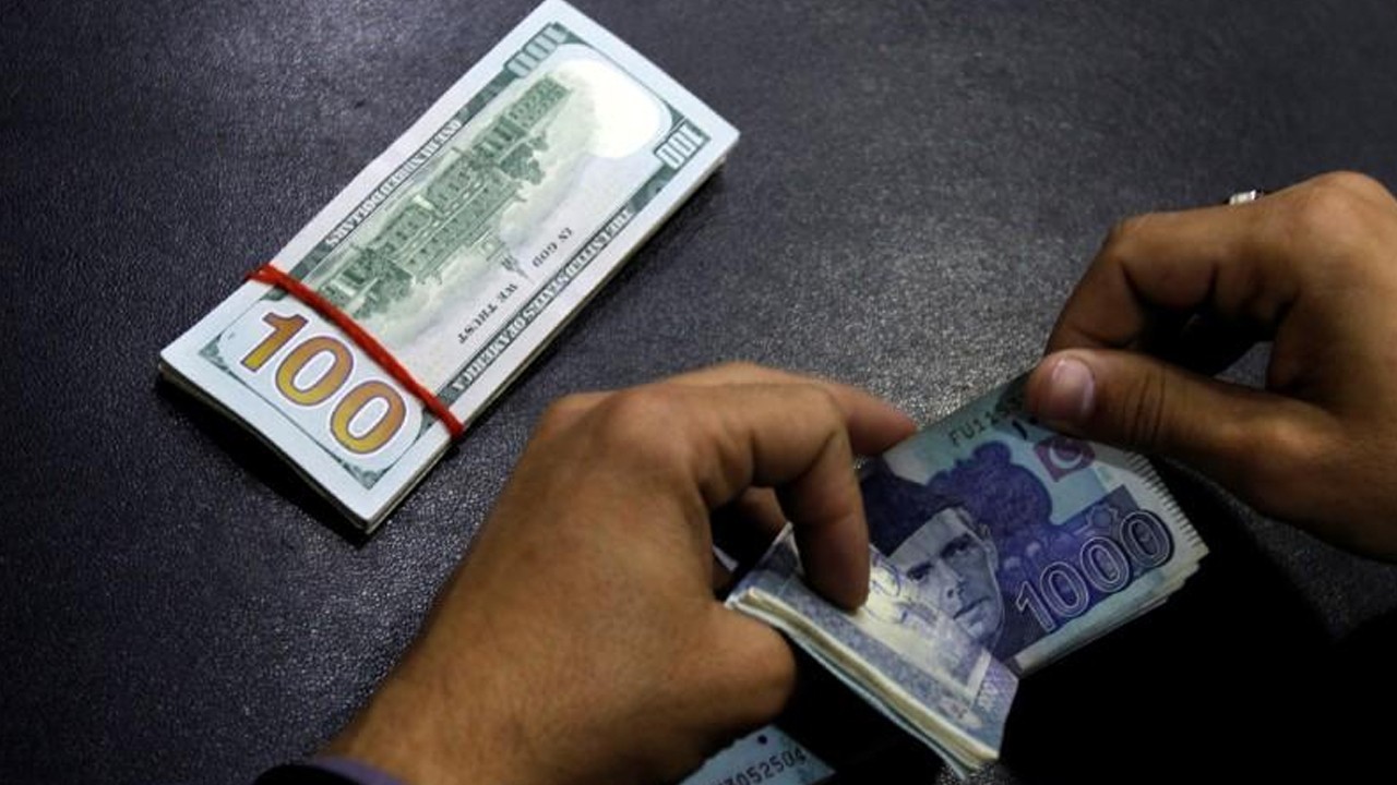 Pakistan’s foreign reserves plunge by $540mln to six-month low