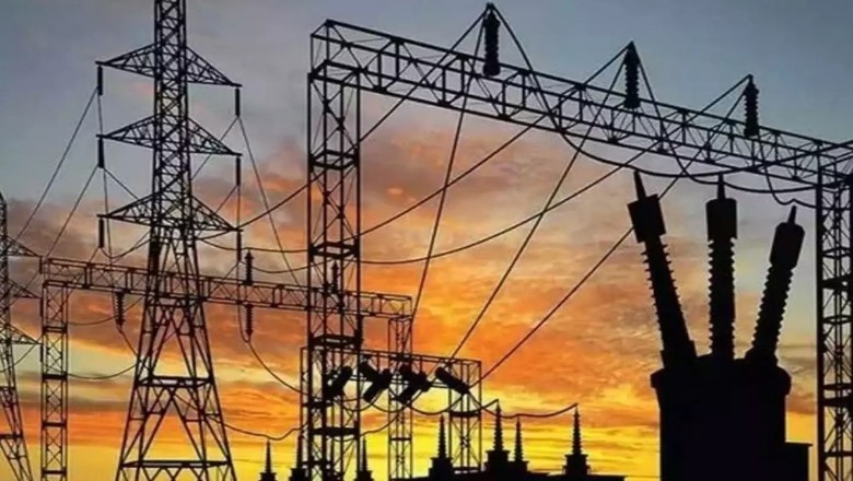 PM Shehbaz to announce Rs8 per unit electricity price cut tomorrow