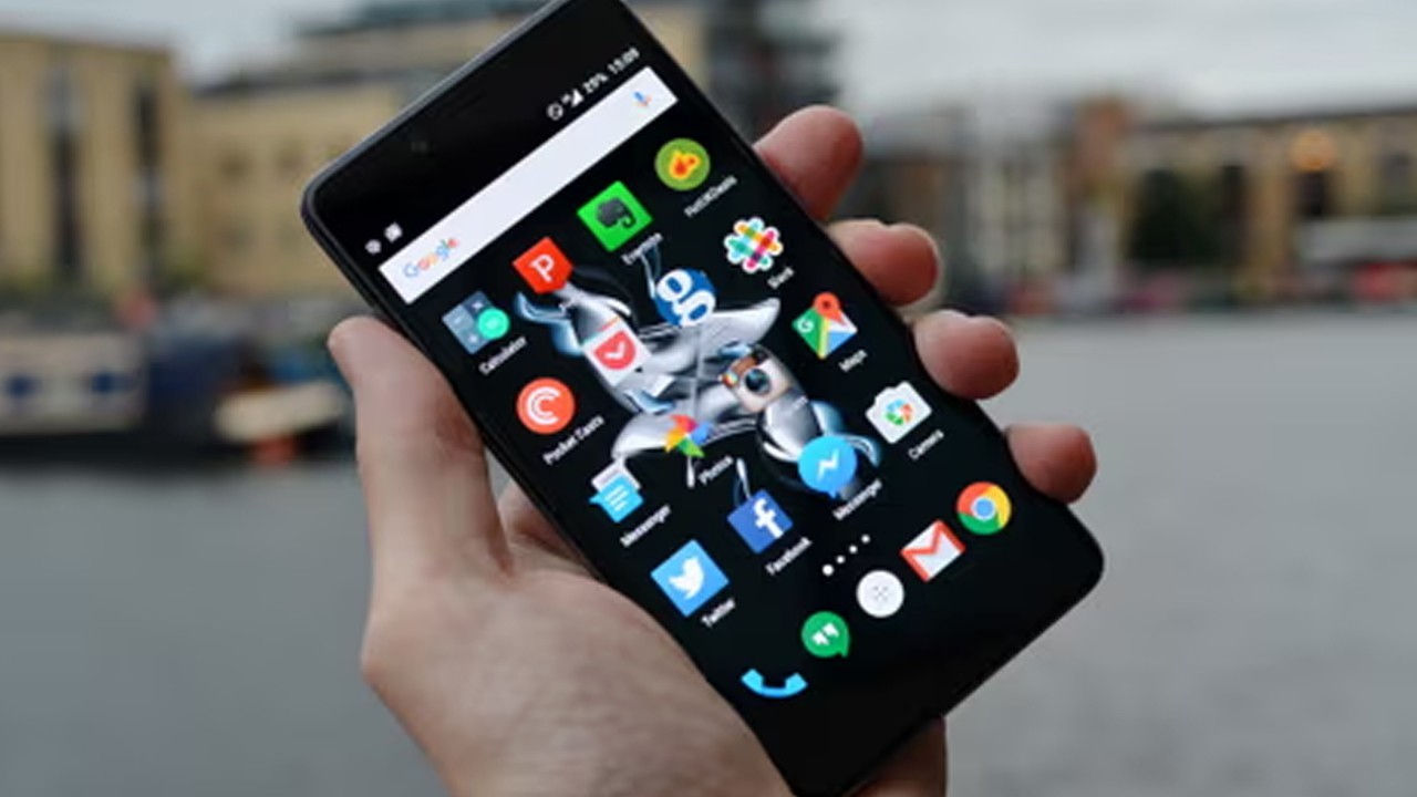 Pakistan to block mobile phones with fake IMEI numbers