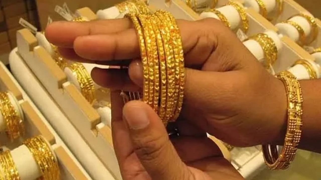 Per tola gold price increases by Rs7,000 in Pakistan