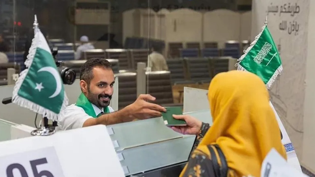 First Hajj flight from Pakistan to arrive in Saudi Arabia on May 1