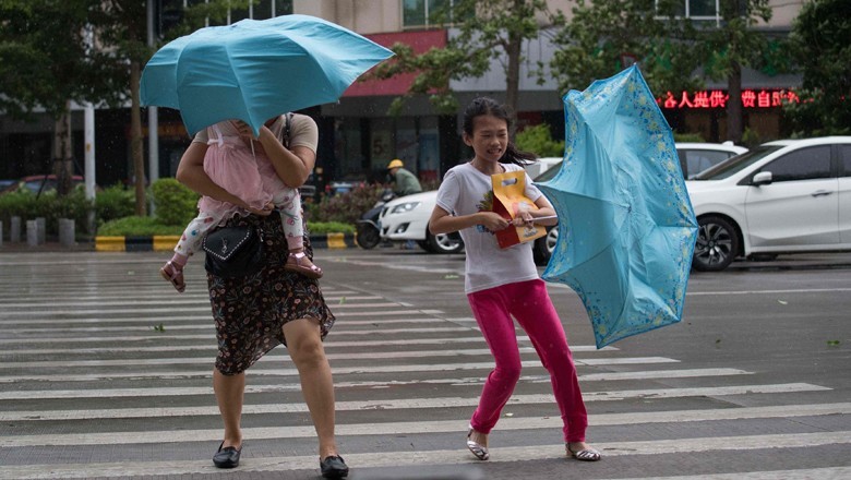 China warns people under 50kg to stay indoors amid strong wind alert