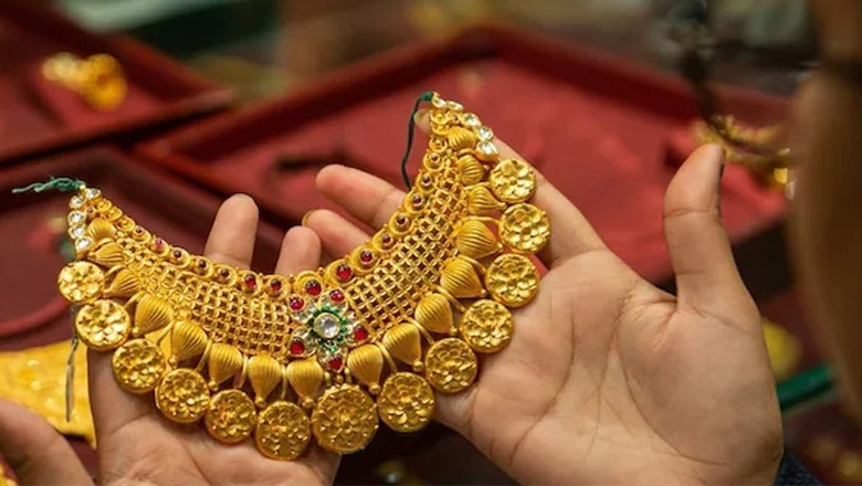 Gold price hits all-time high Rs340,600 per tola in Pakistan