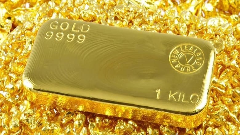 Gold prices see decline in Pakistan after reaching record high