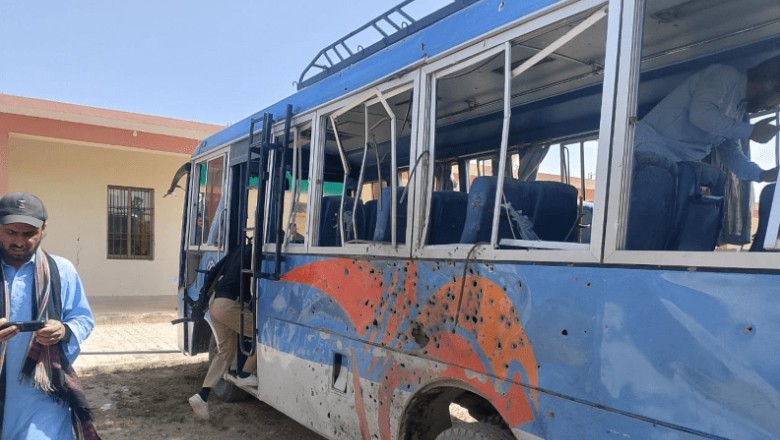 3 police officers martyred, 14 wounded after bus carrying cops attacked in Mastung