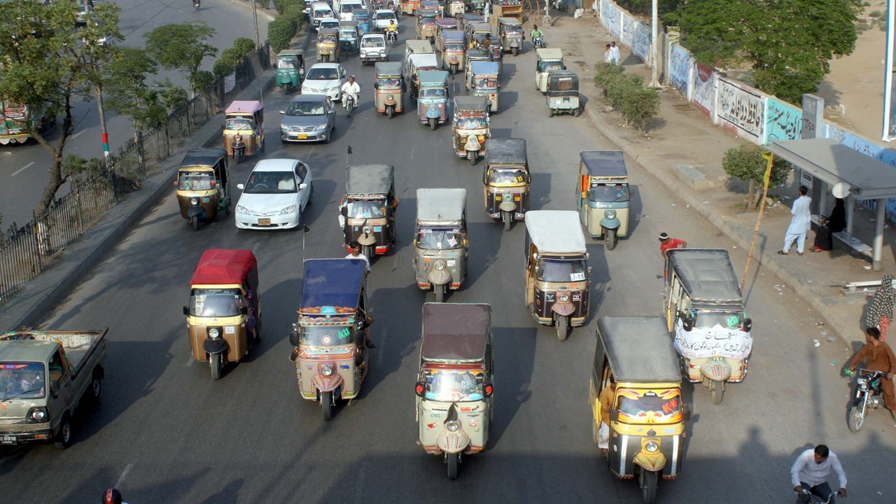 Rickshaws banned on major roads in Karachi