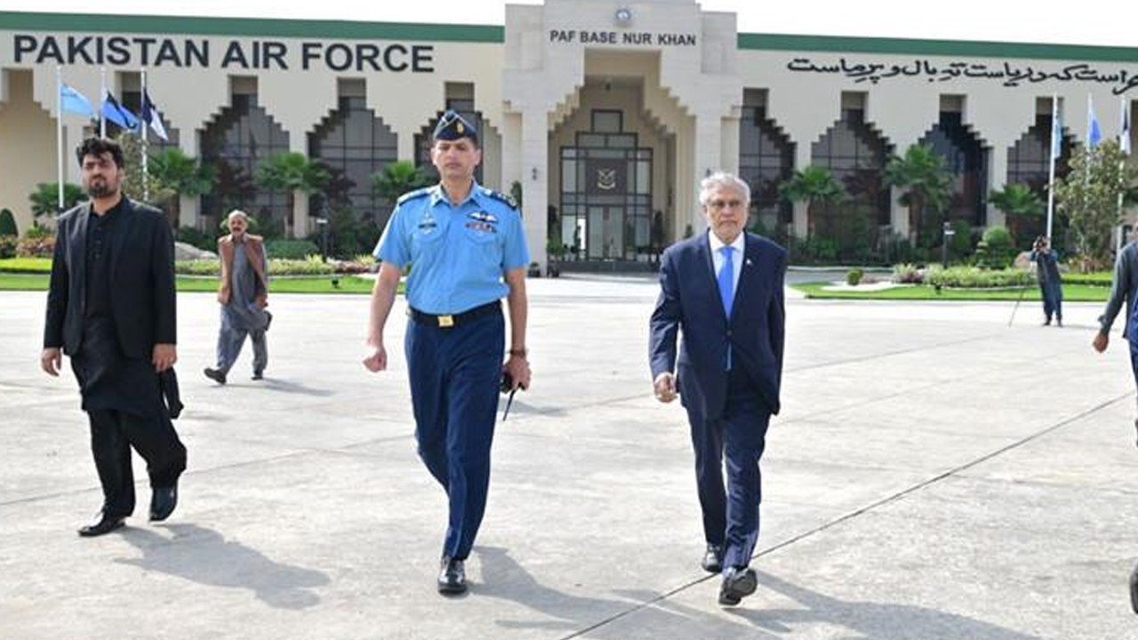 Dar emphasises sustainable 'brotherly ties' with Afghanistan in Kabul visit