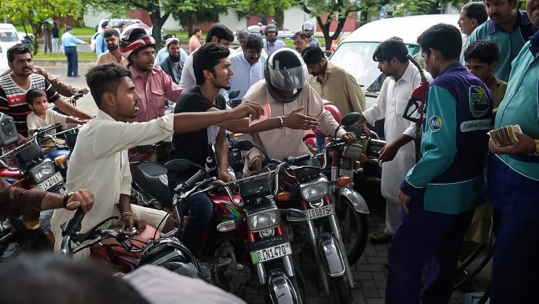 Fuel supply disruptions feared in Sindh, Punjab amid ongoing protests