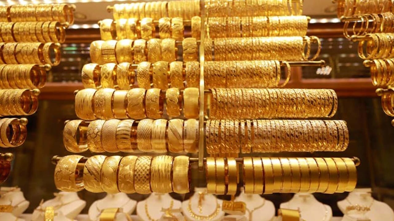 Gold price continues downward trend in Pakistan
