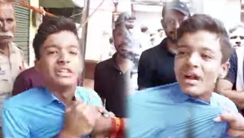 Hindutva extremists force Muslim teenager to urinate on Pakistani flag in Aligarh