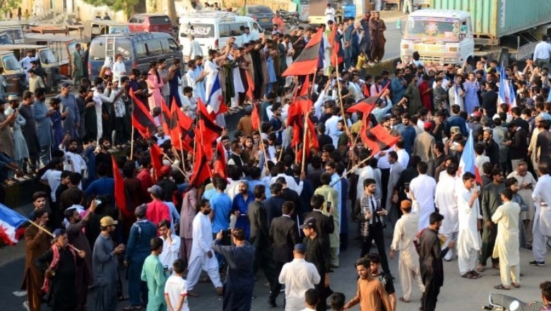 Lawyers end sit-in at Baberlo Bypass after CCI decision on canals project