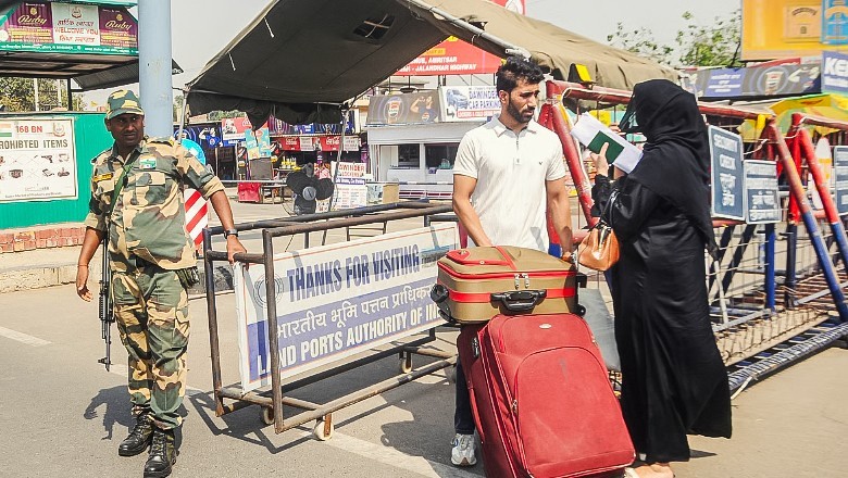 Foreign Office denies Indian media claims of Pakistanis stranded at Wagah