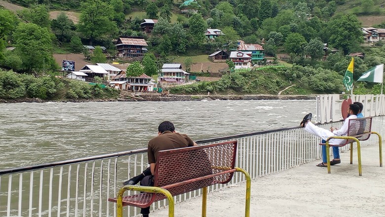 Pakistan-India border tensions lead to blackout in Azad Kashmir's Neelum Valley