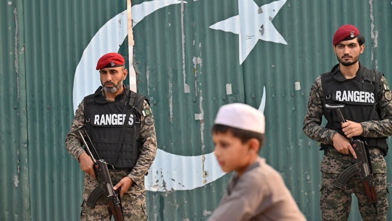 93% of Pakistanis vow to defend their country: survey