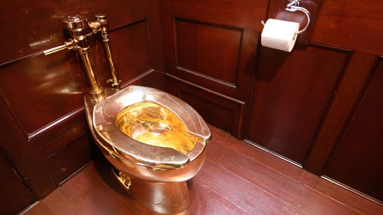 UK man sentenced for gold toilet theft