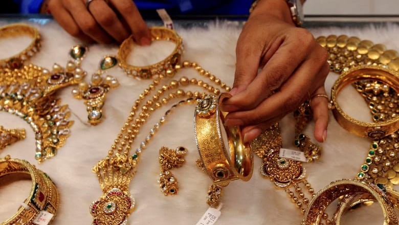 Gold price go up by RS6,600 in Pakistan