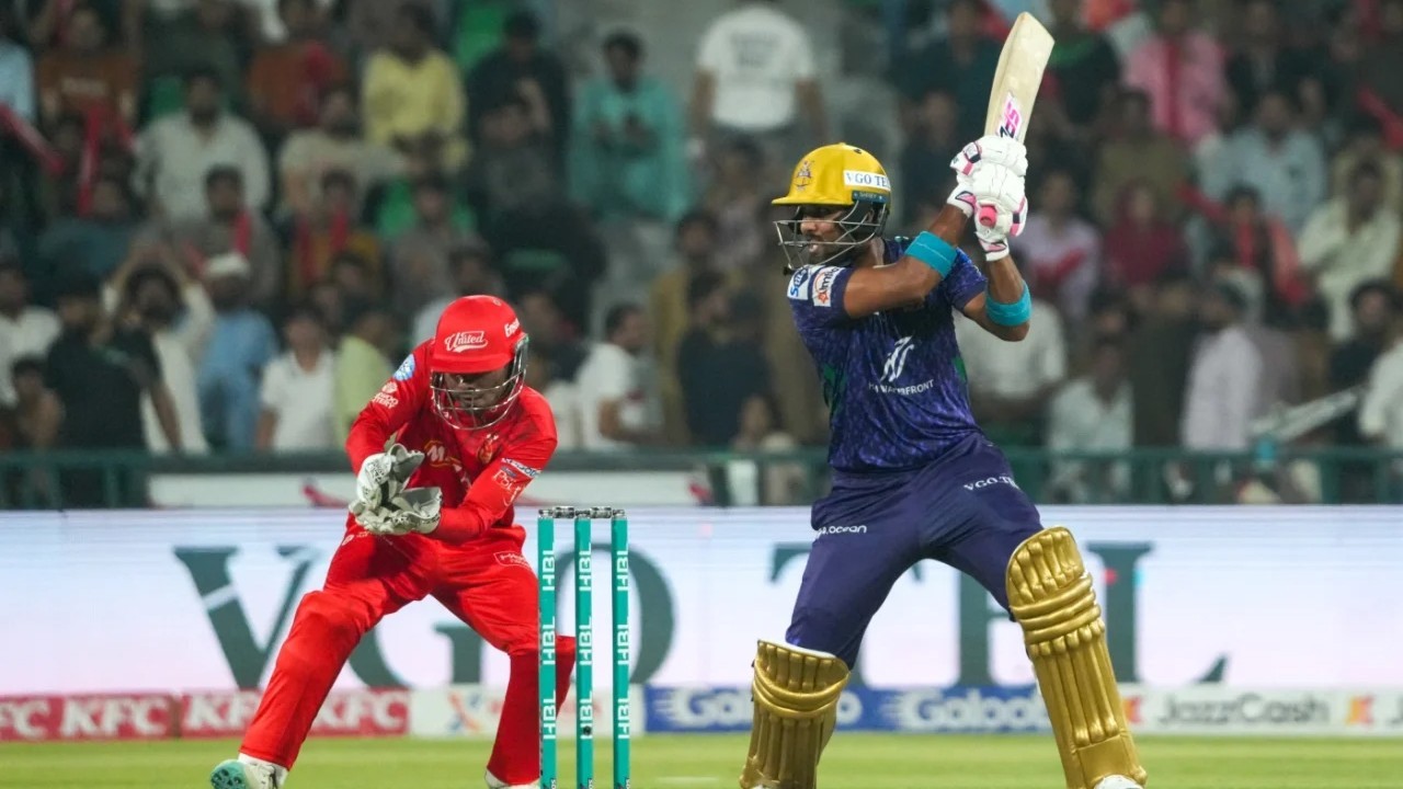 Quetta Gladiators thrash Islamabad United to storm into PSL X final