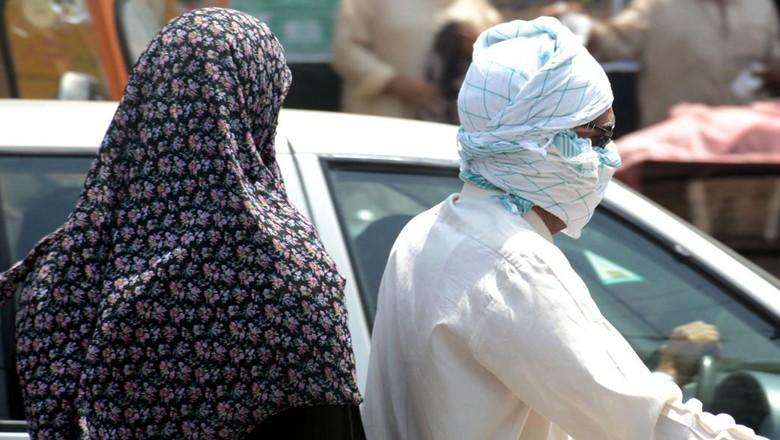 Karachi sizzles as temperature expected to hit 40°C today