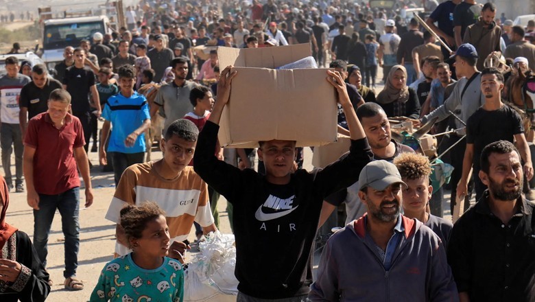 Eight killed in Israeli airstrike on Gaza journalist's home