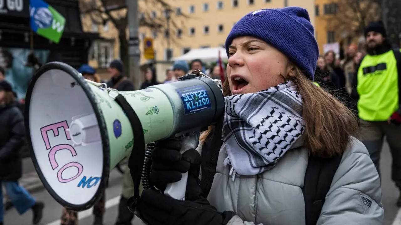 Greta Thunberg announces to visit Gaza with activists