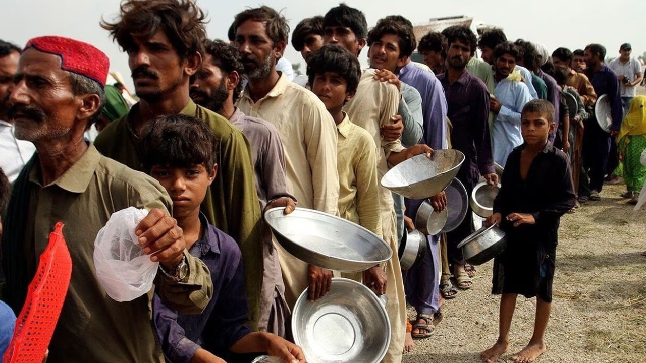World Bank report reveals 44.7% Pakistanis are living below poverty line