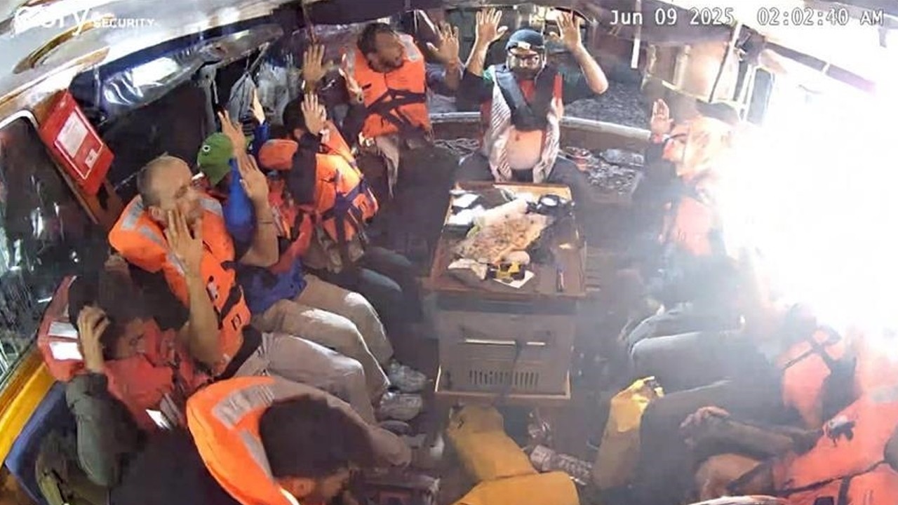 Israeli forces kidnap Madleen ship headed to Gaza, detain activists in international waters