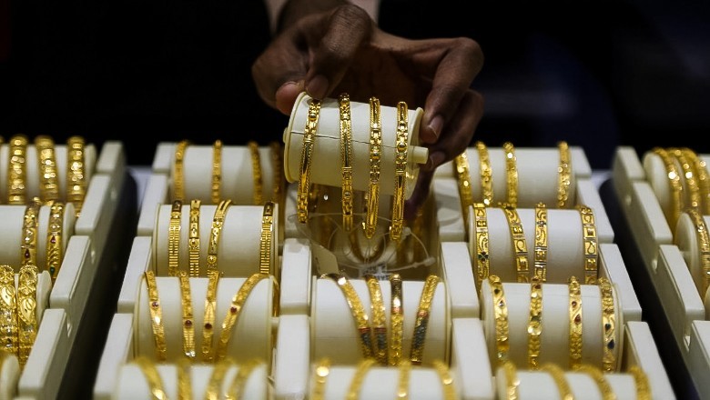 Gold prices gain Rs600 per tola in Pakistan