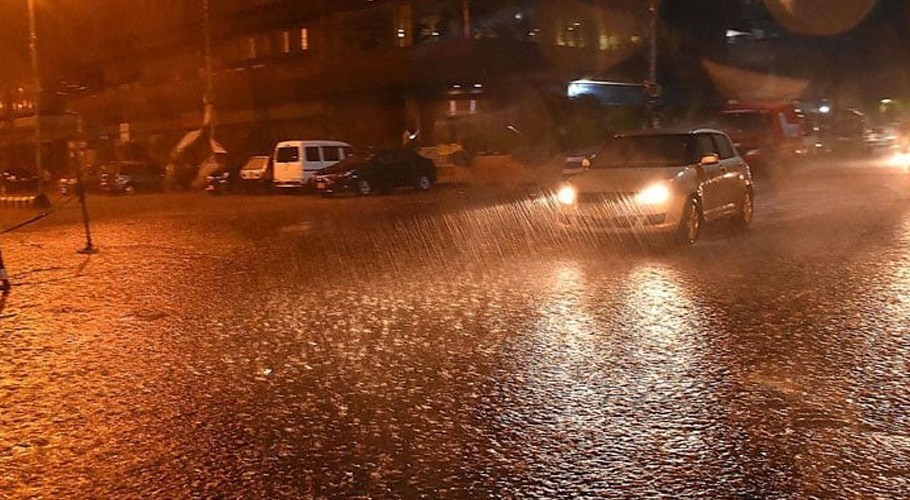 Thunderstorms bring rain to parts of Karachi