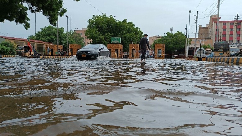Heavy rain expected in Karachi until Sunday, PMD warns of urban flooding