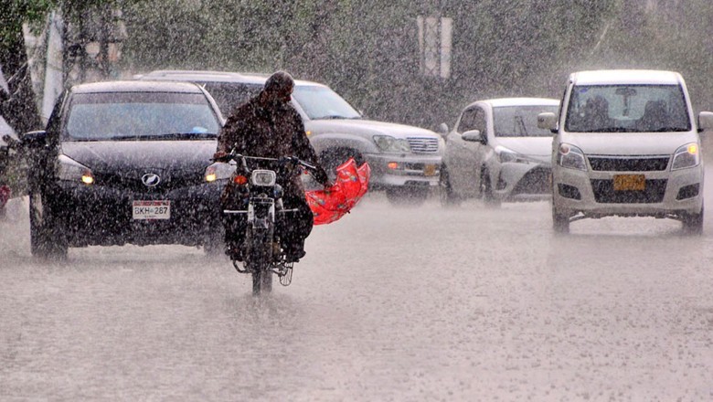 Karachi: Seven killed in rain-related incidents as more showers expected today