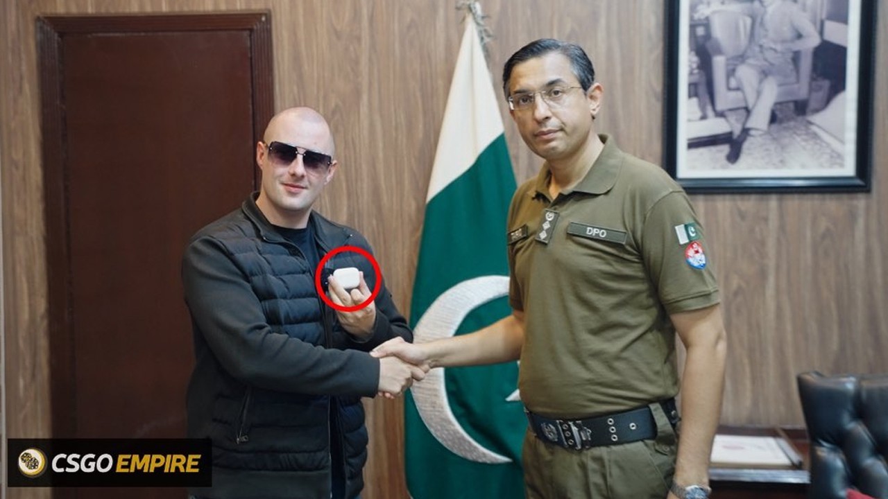 Lost in Dubai, found in Pakistan, British man recovers lost airpods allegedly stolen by Indian national