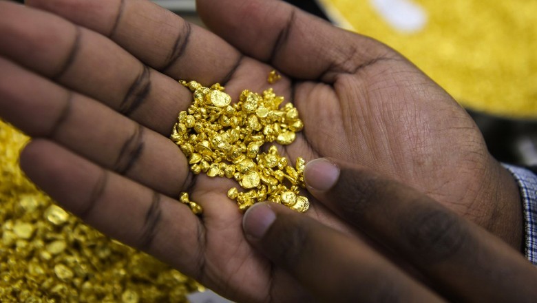 Gold per tola price up by Rs800 in Pakistan
