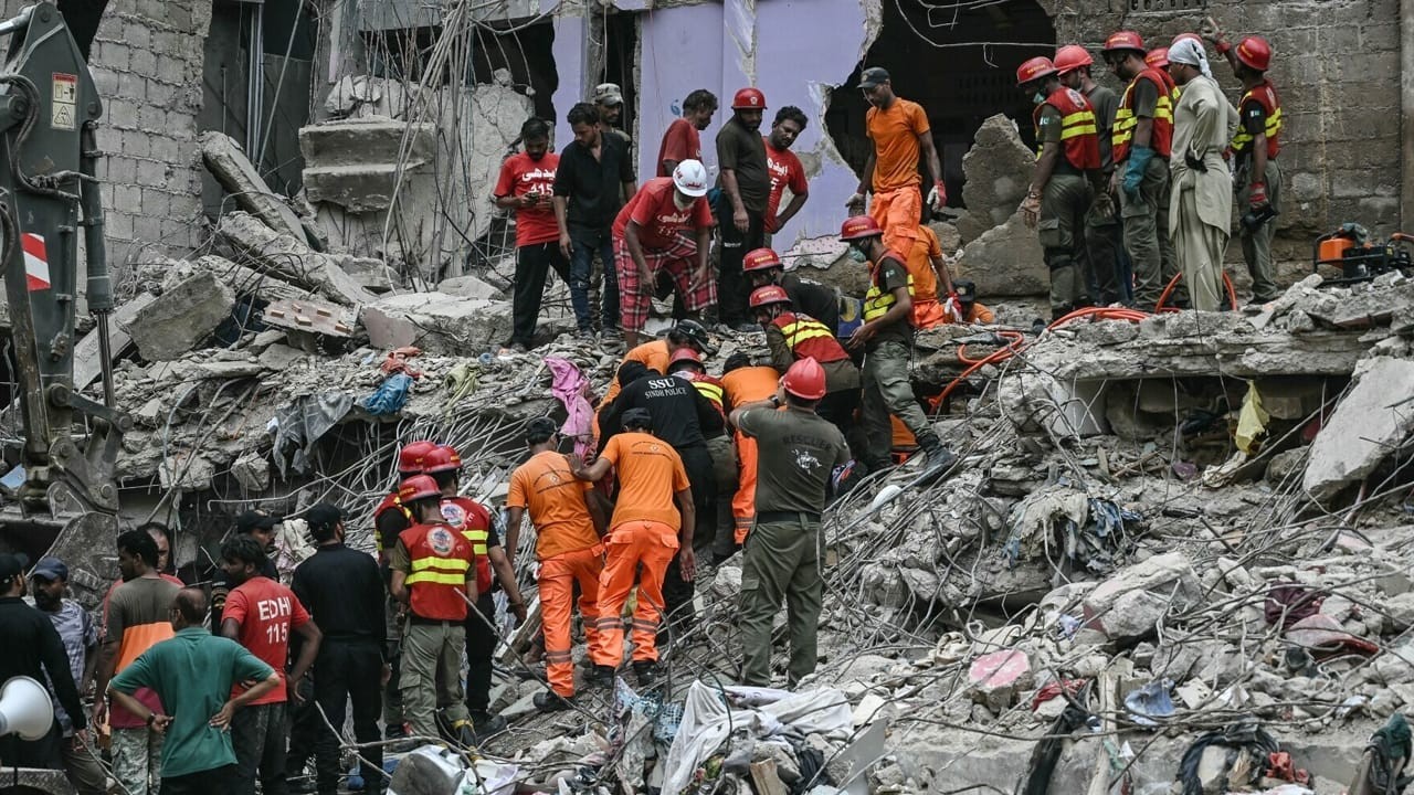 27 dead in Lyari building collapse as rescue operation ends
