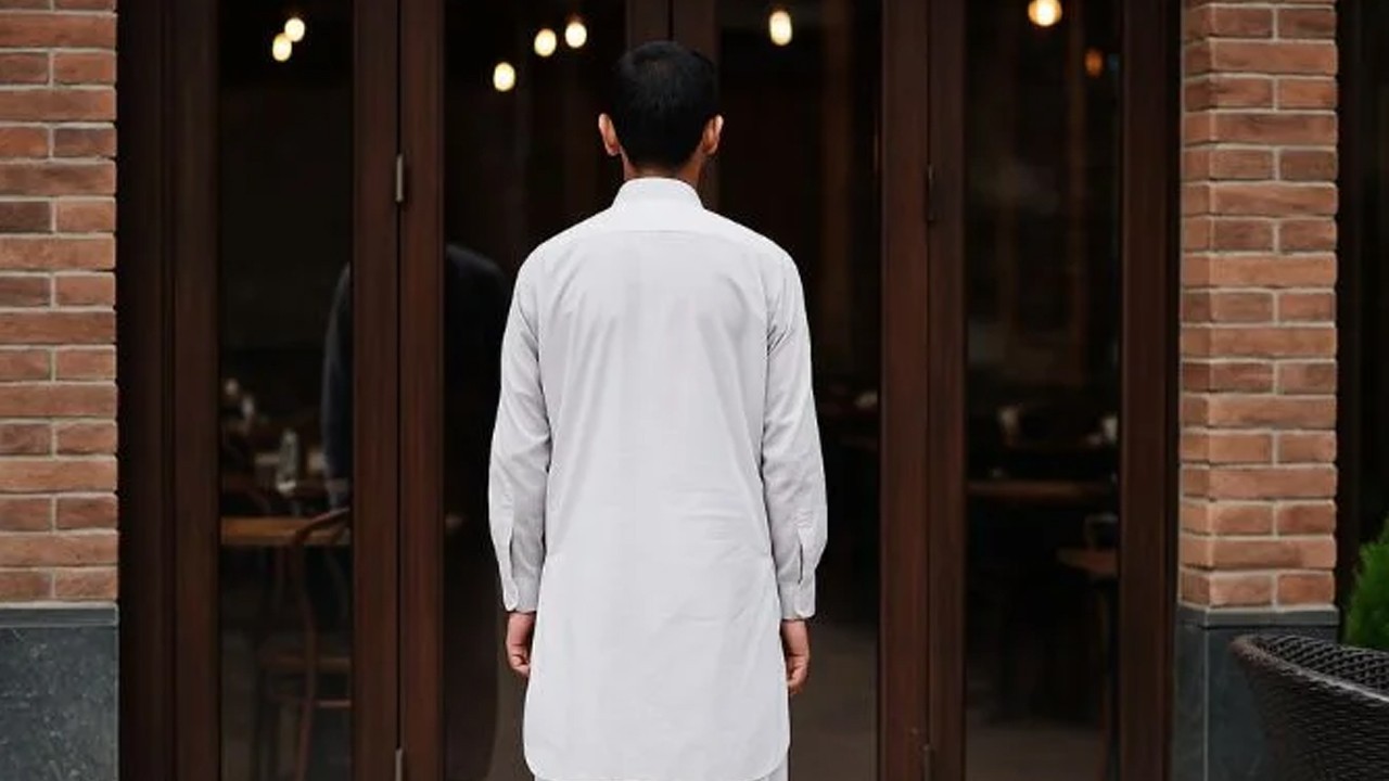 Karachi restaurant issues clarification over alleged discrimination against shalwar kameez