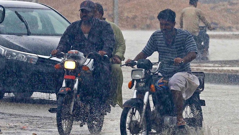 Light showers expected in Karachi as monsoon enters Sindh