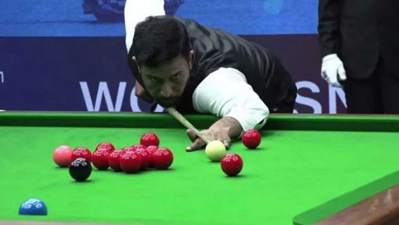 Pakistan's Asif dominates Indian opponent to reach IBSF World Masters final