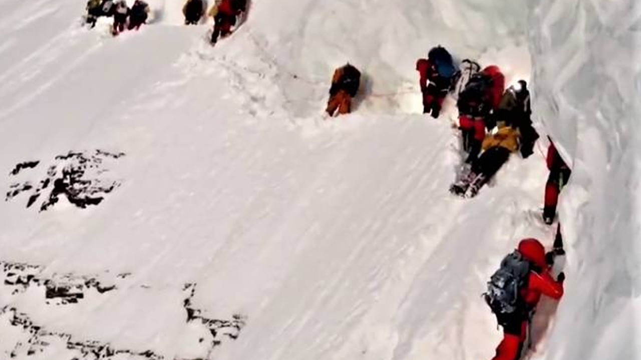 Pakistani climber dies, two foreigners rescued after avalanche on K2